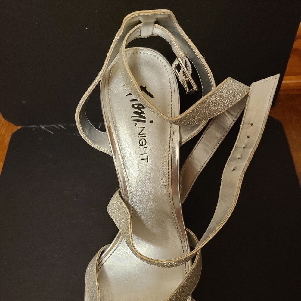 Pumps - Picture 4 of 6